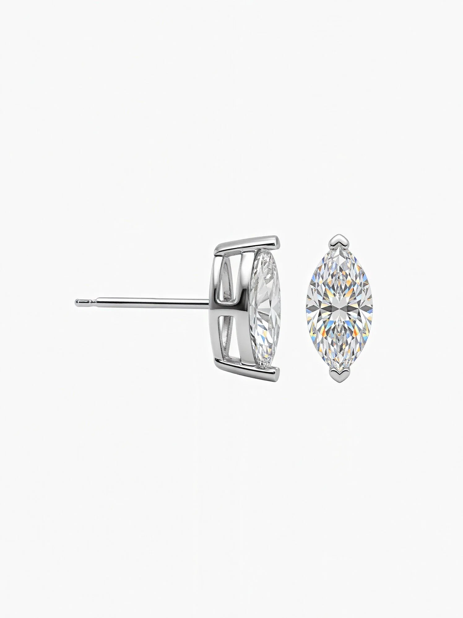Anaïs Moissanite Studs