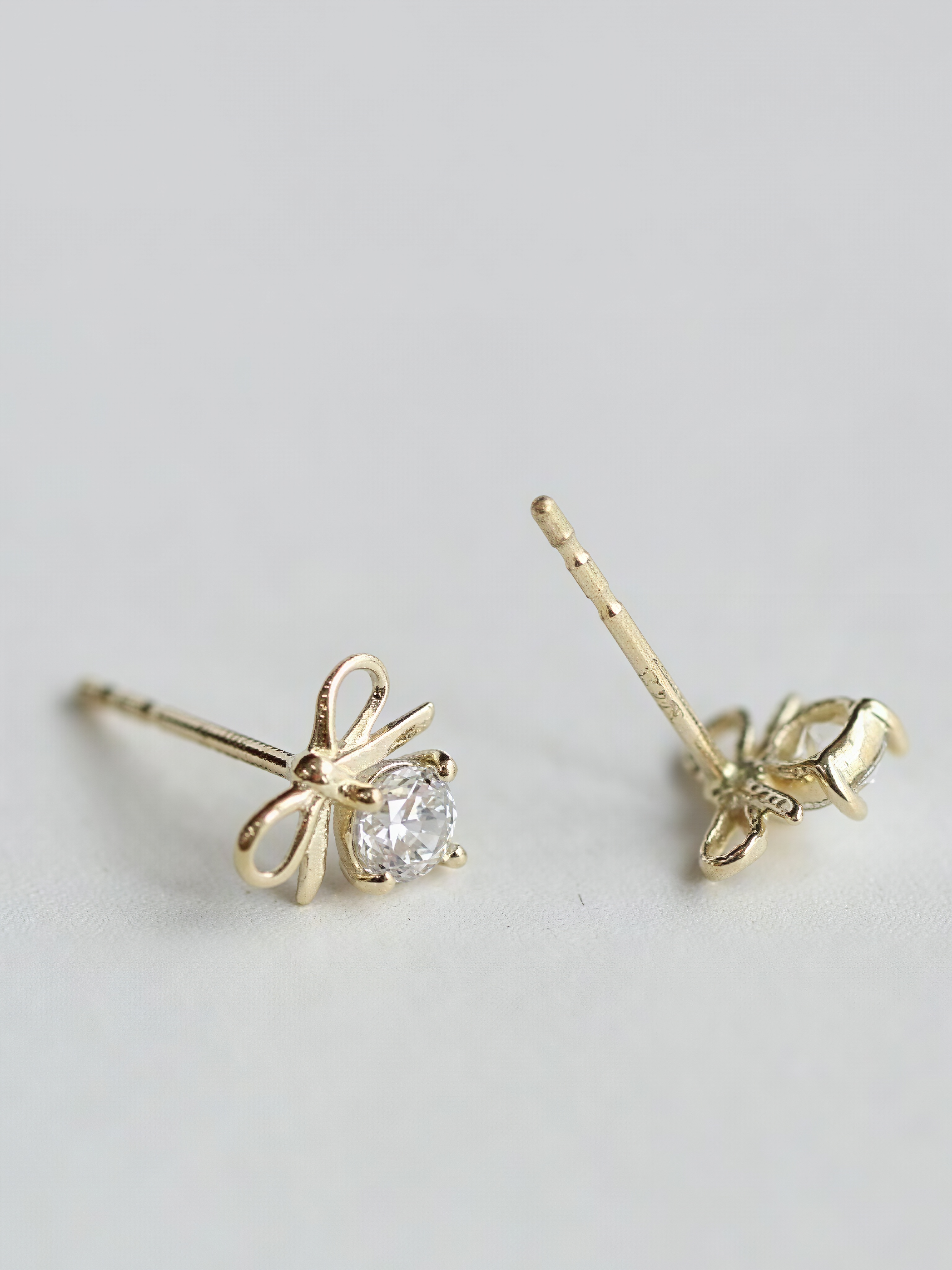 Bow Kiss Studs