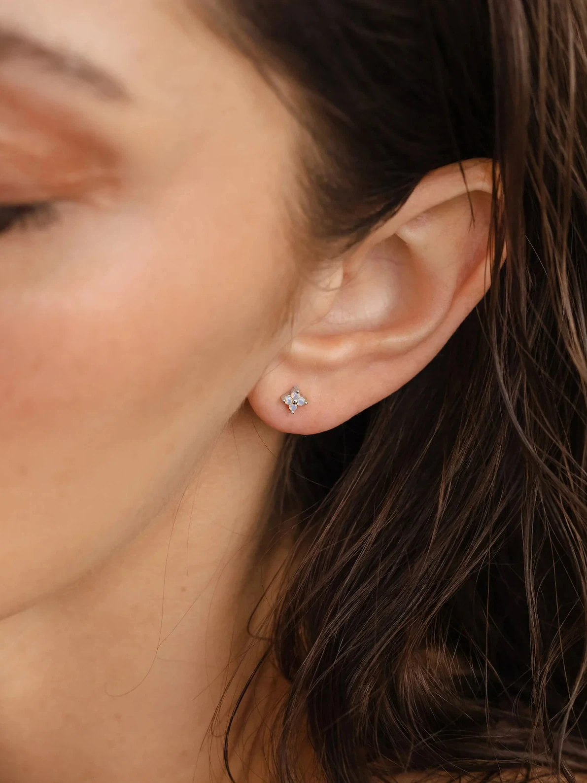 Dewlight Studs