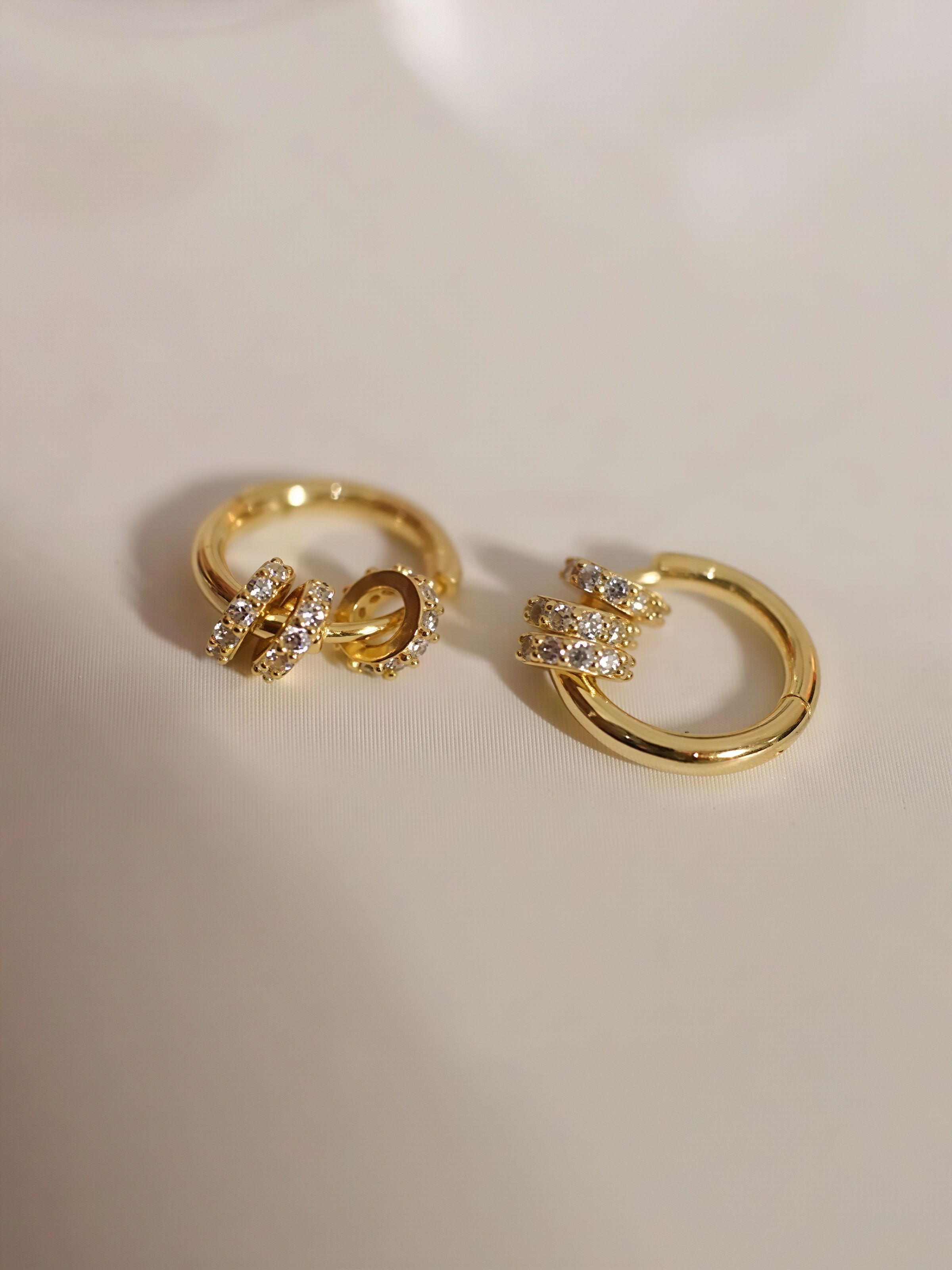 Knots Hoops