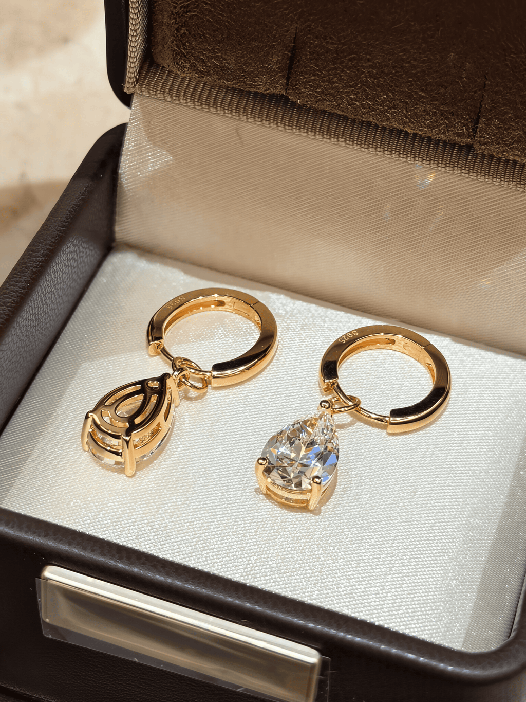 Elys Moissanite Earrings