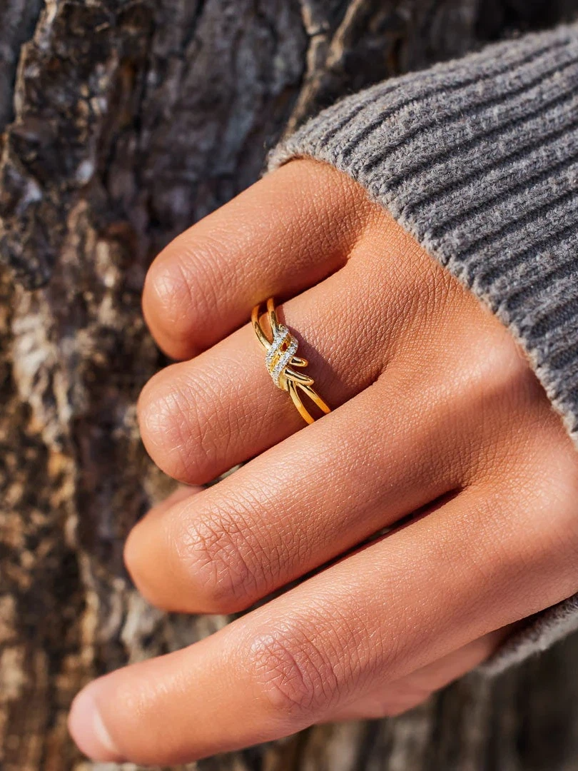 Pure Tie Ring