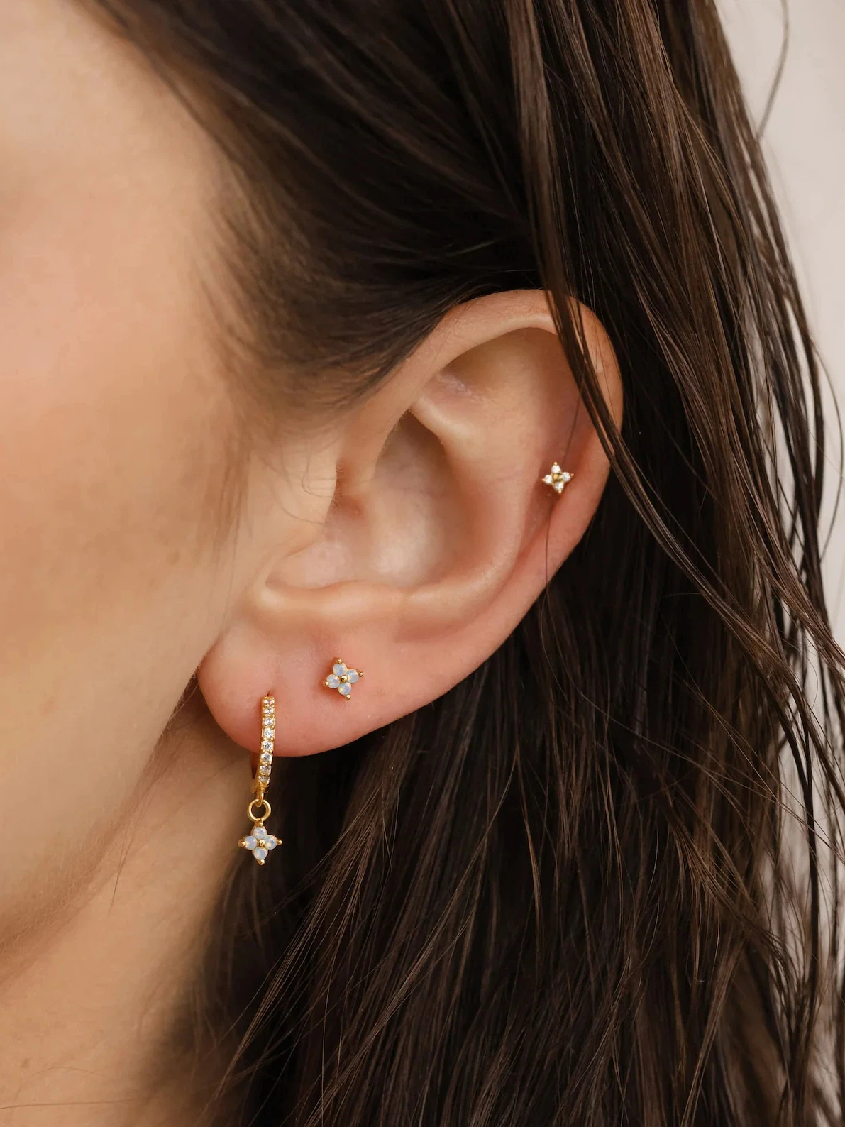Dewlight Studs