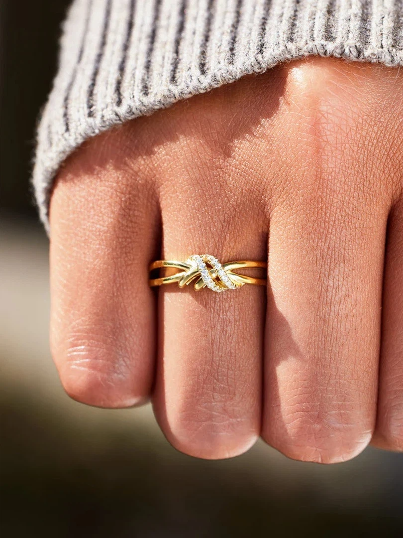 Pure Tie Ring