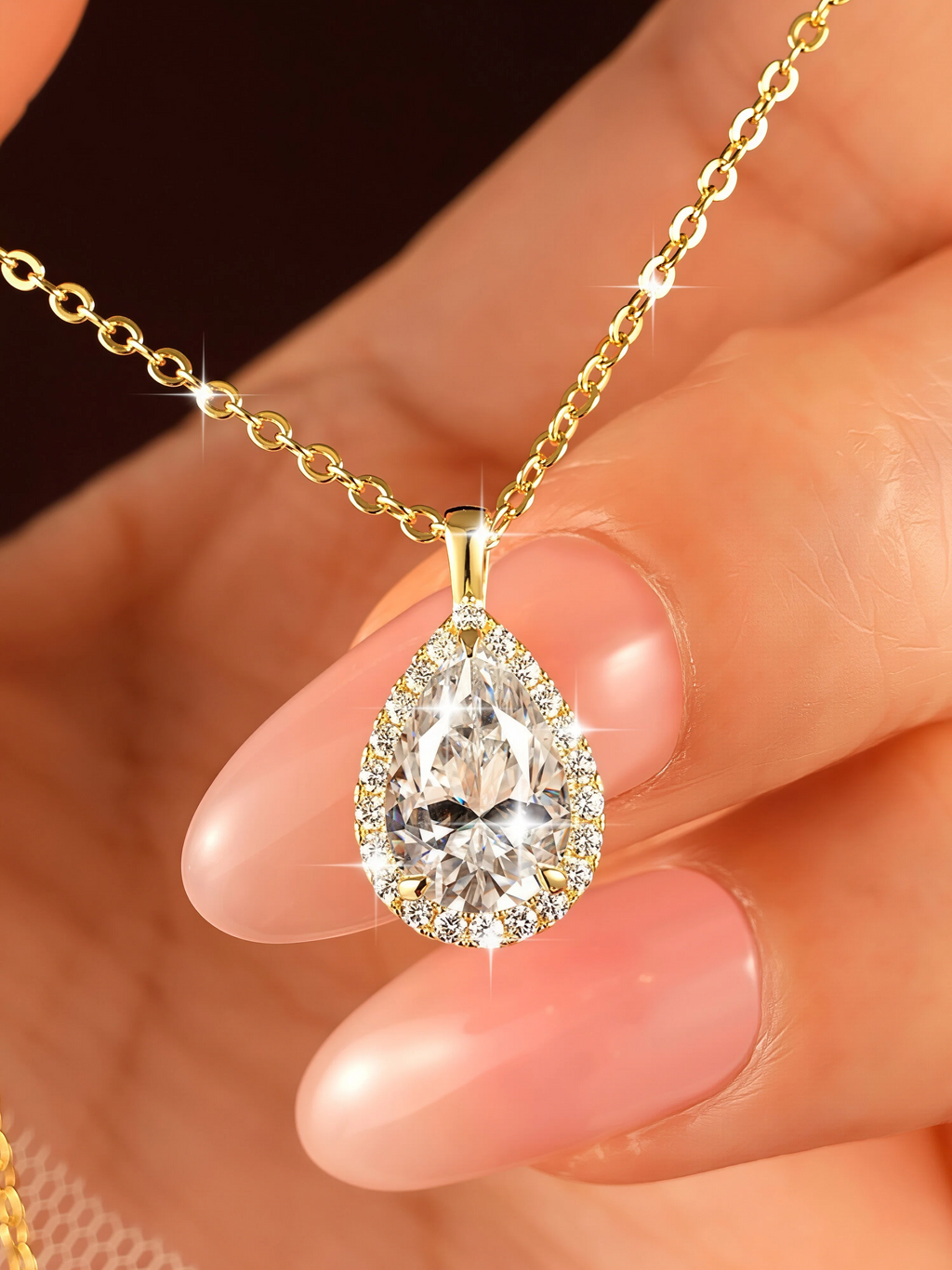 Léonie Moissanite Necklace