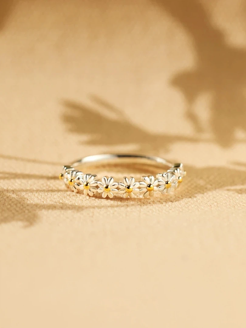 Daisy Static Ring