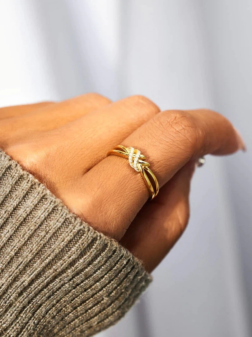 Pure Tie Ring