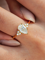 Noémie Moissanite Ring