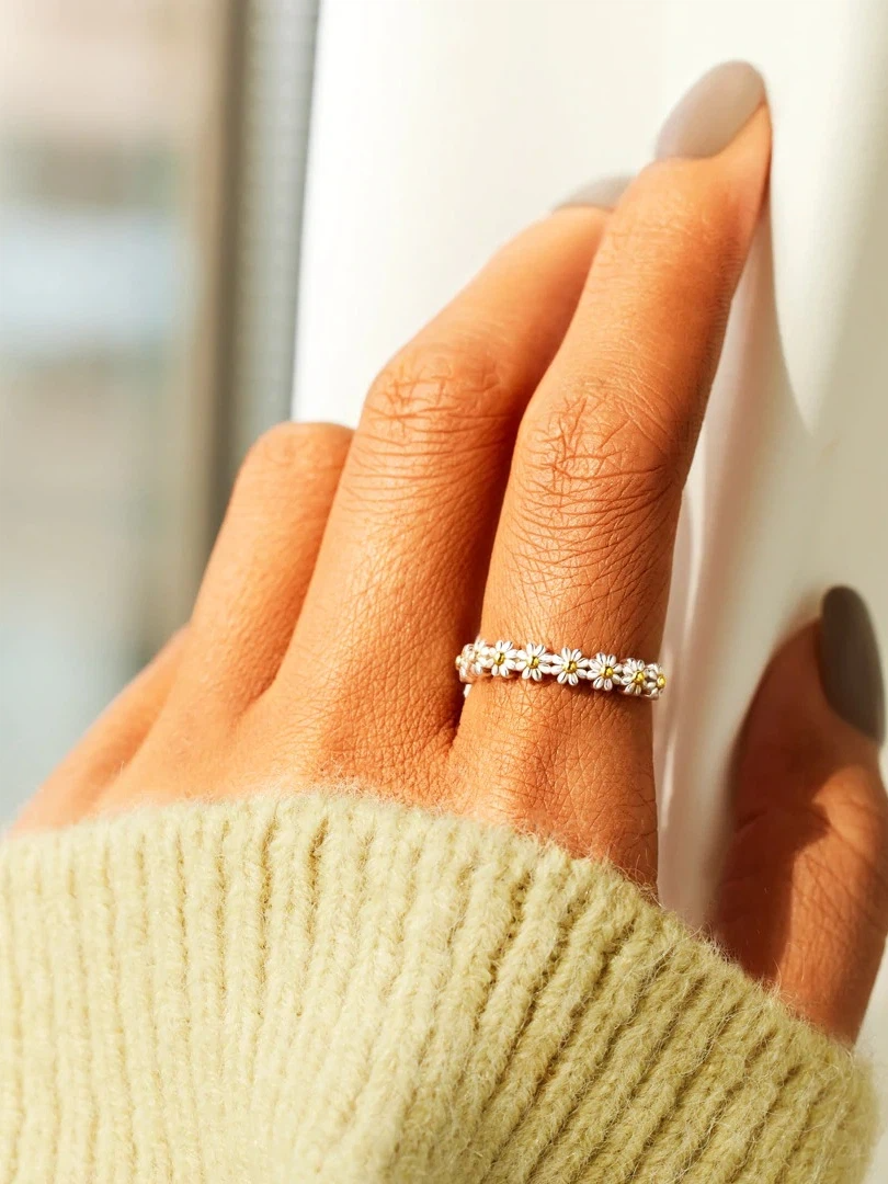 Daisy Static Ring