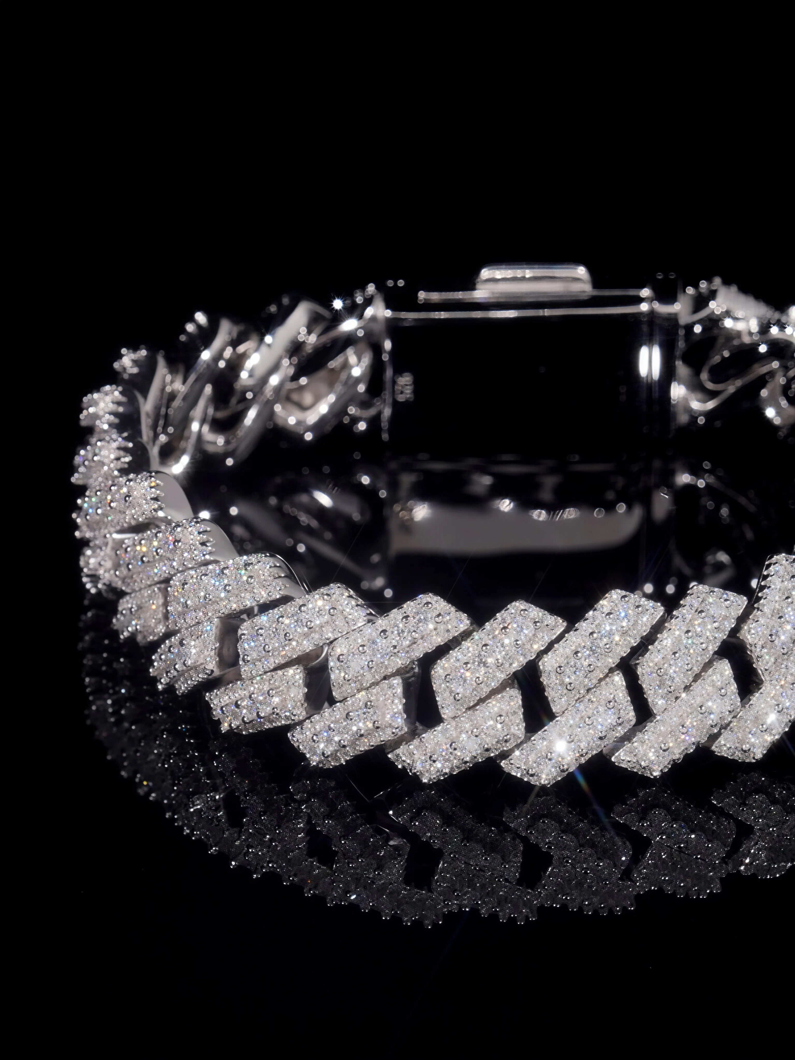 Gravity Moissanite Bracelet