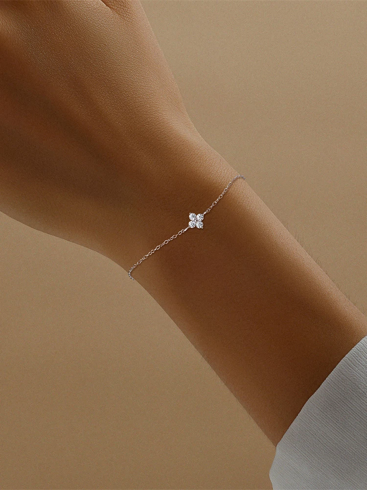 Clou Moissanite Bracelet