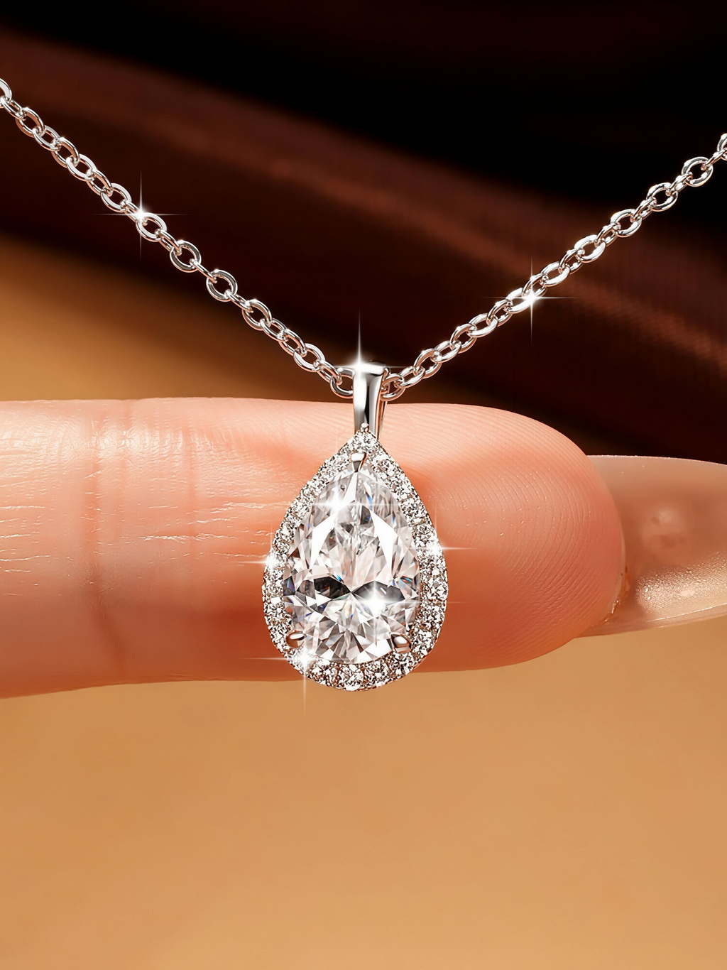 Léonie Moissanite Necklace